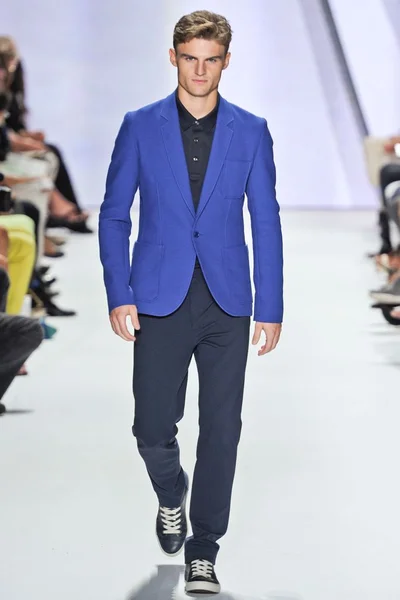 Look 9